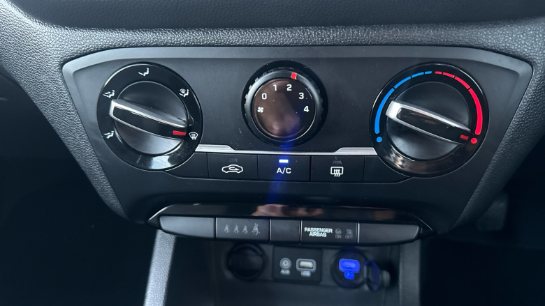 Hyundai i20 1.2 MPi SE 5dr Petrol Hatchback